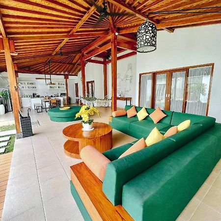 Villa Orked 3 With Family Room Seminyak エクステリア 写真