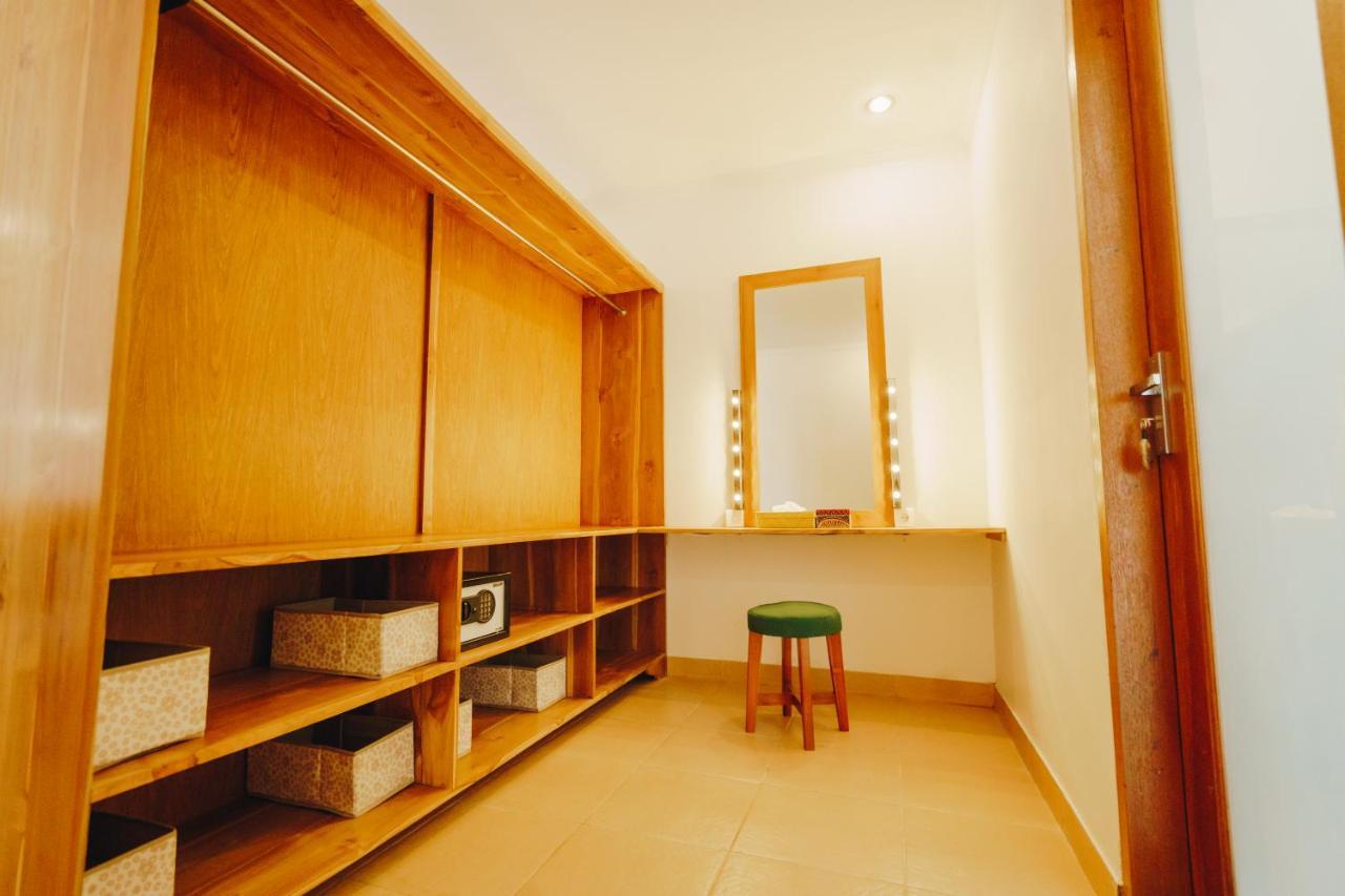 Villa Orked 3 With Family Room Seminyak エクステリア 写真