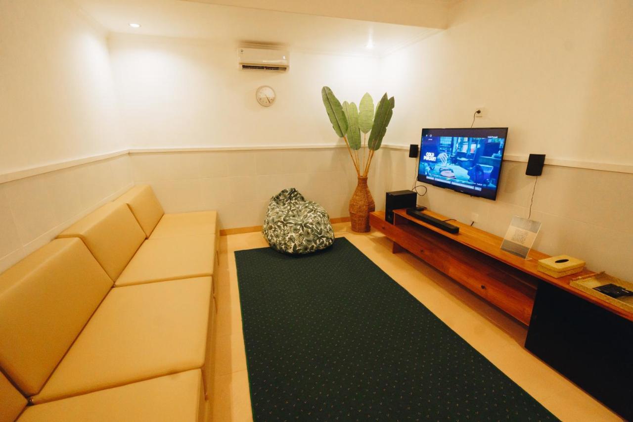 Villa Orked 3 With Family Room Seminyak エクステリア 写真