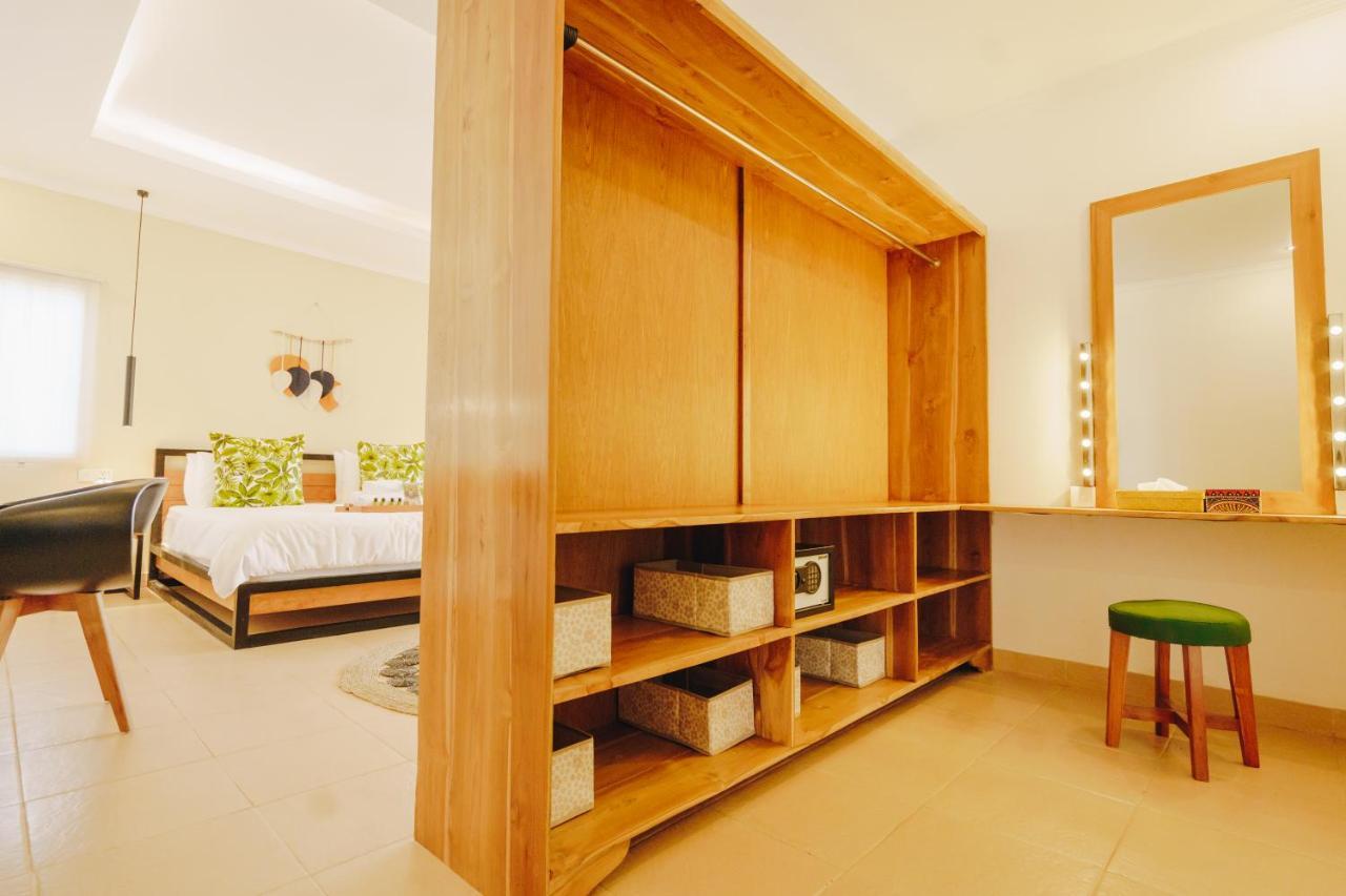 Villa Orked 3 With Family Room Seminyak エクステリア 写真